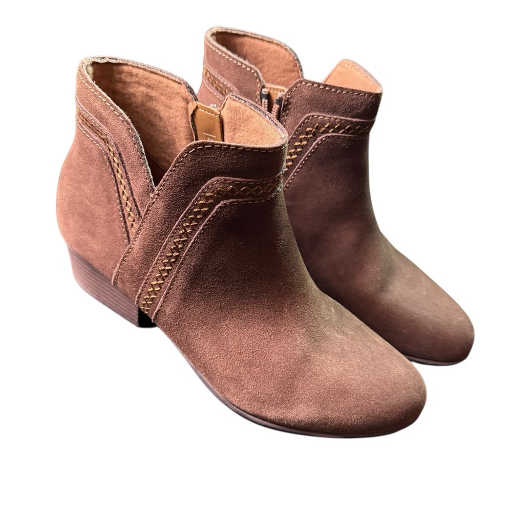Clarks Tanish Brown Comfort Collection Faux Suede Ankle Booties Size 7